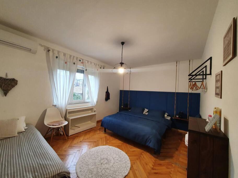 X 6 People Apartament Tirana